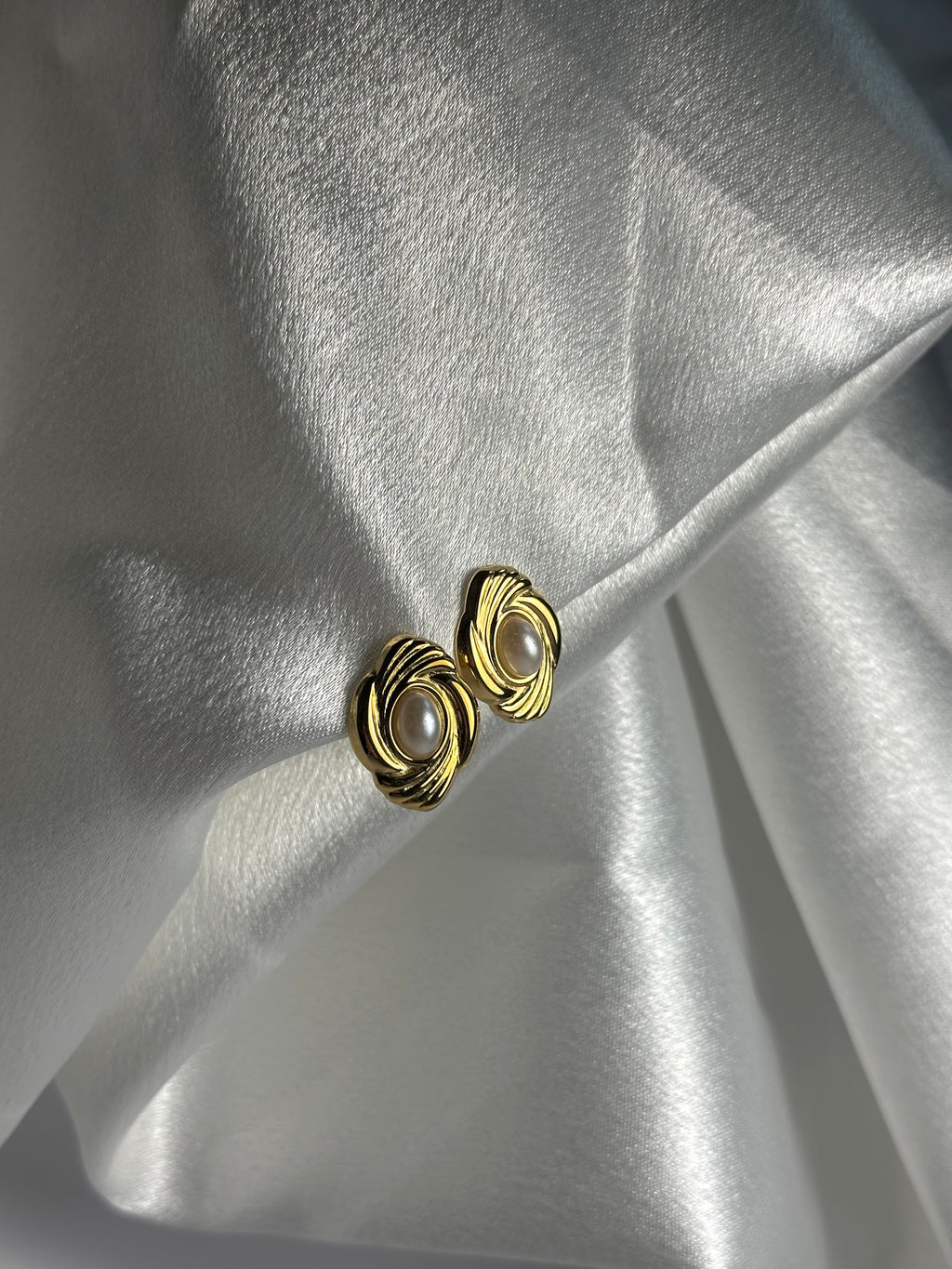 Boucles d'oreilles SÉLYA - Symbole d'Élégance
